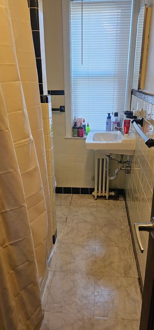 State College Apartment: 925 S Pugh Street