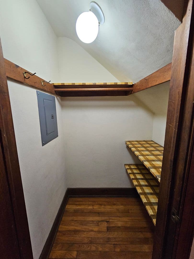 State College Apartment: 925 S Pugh Street