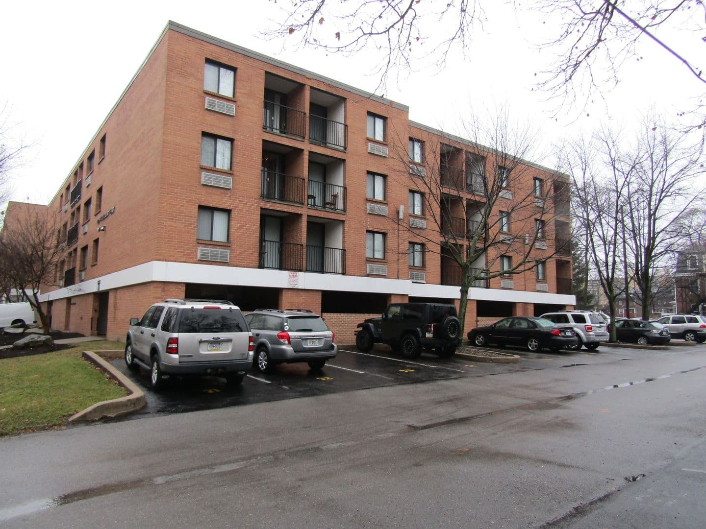 State College Apartment: 235 East Fairmount Ave