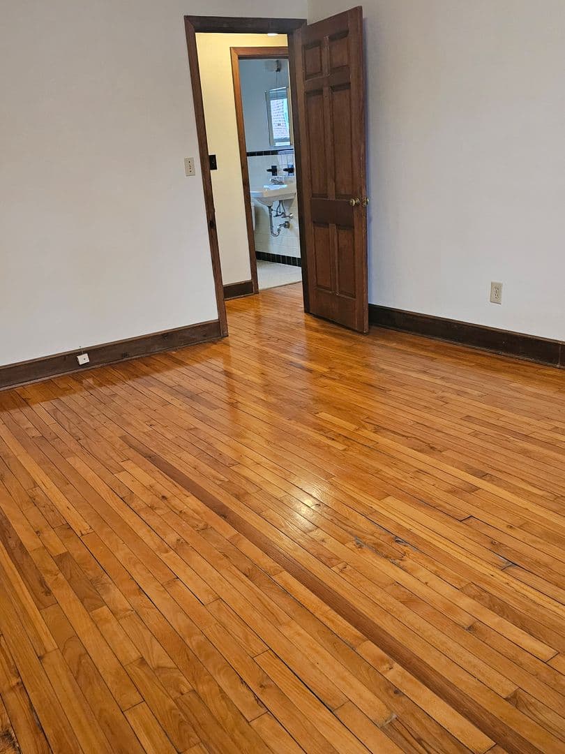 State College Apartment: 925 S Pugh Street