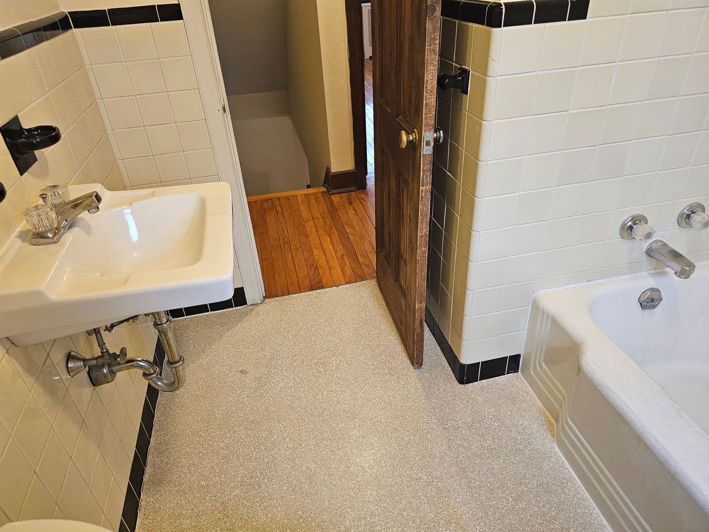 State College Apartment: 925 S Pugh Street