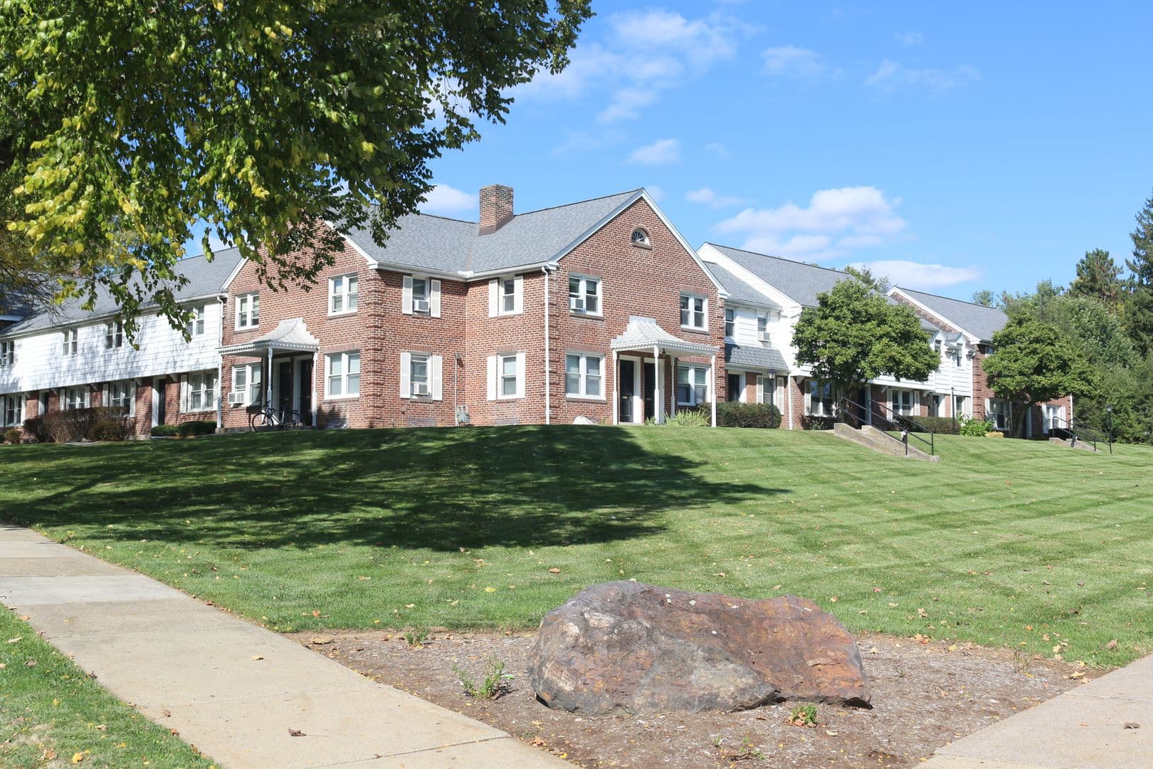 State College Apartment: 925 S Pugh Street