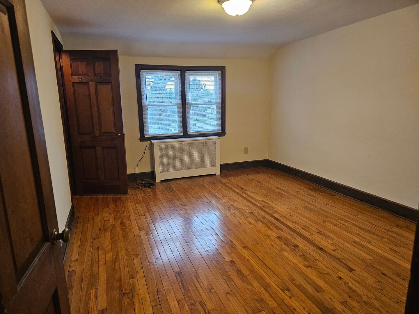 State College Apartment: 925 S Pugh Street