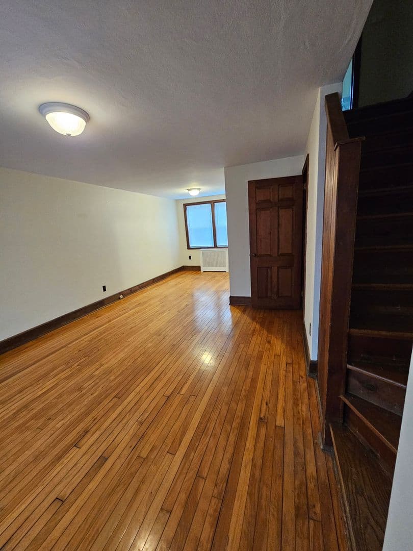 State College Apartment: 925 S Pugh Street