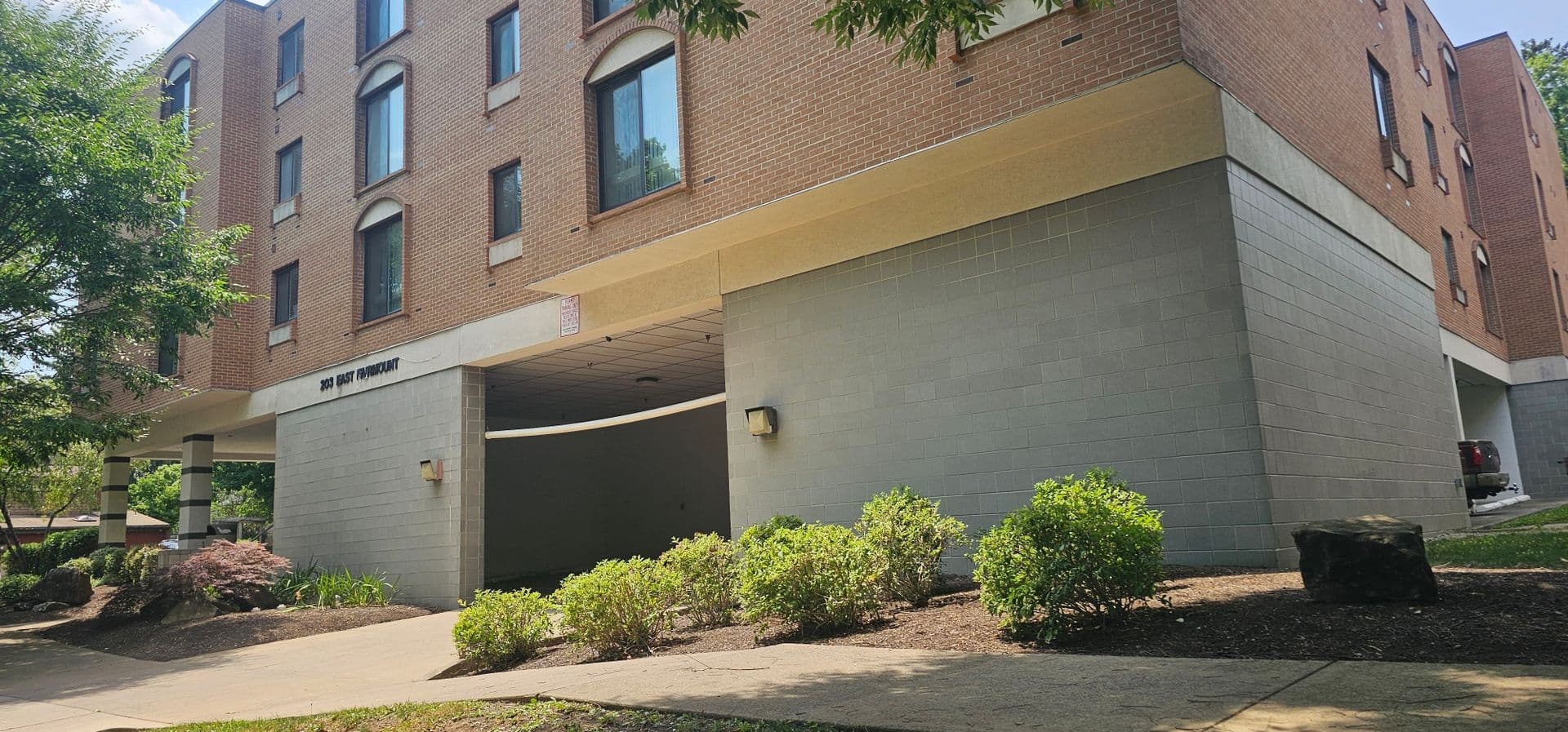 State College Apartment: 203 East Fairmount Ave