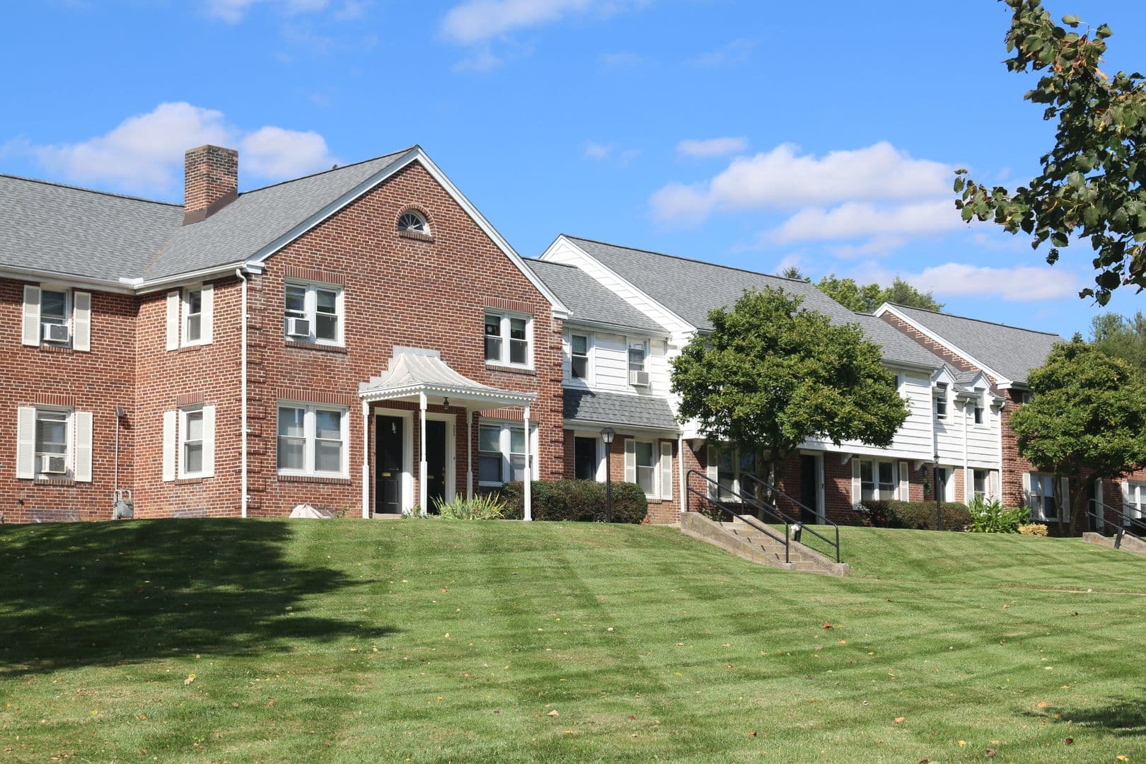 State College Apartment: 925 S Pugh Street