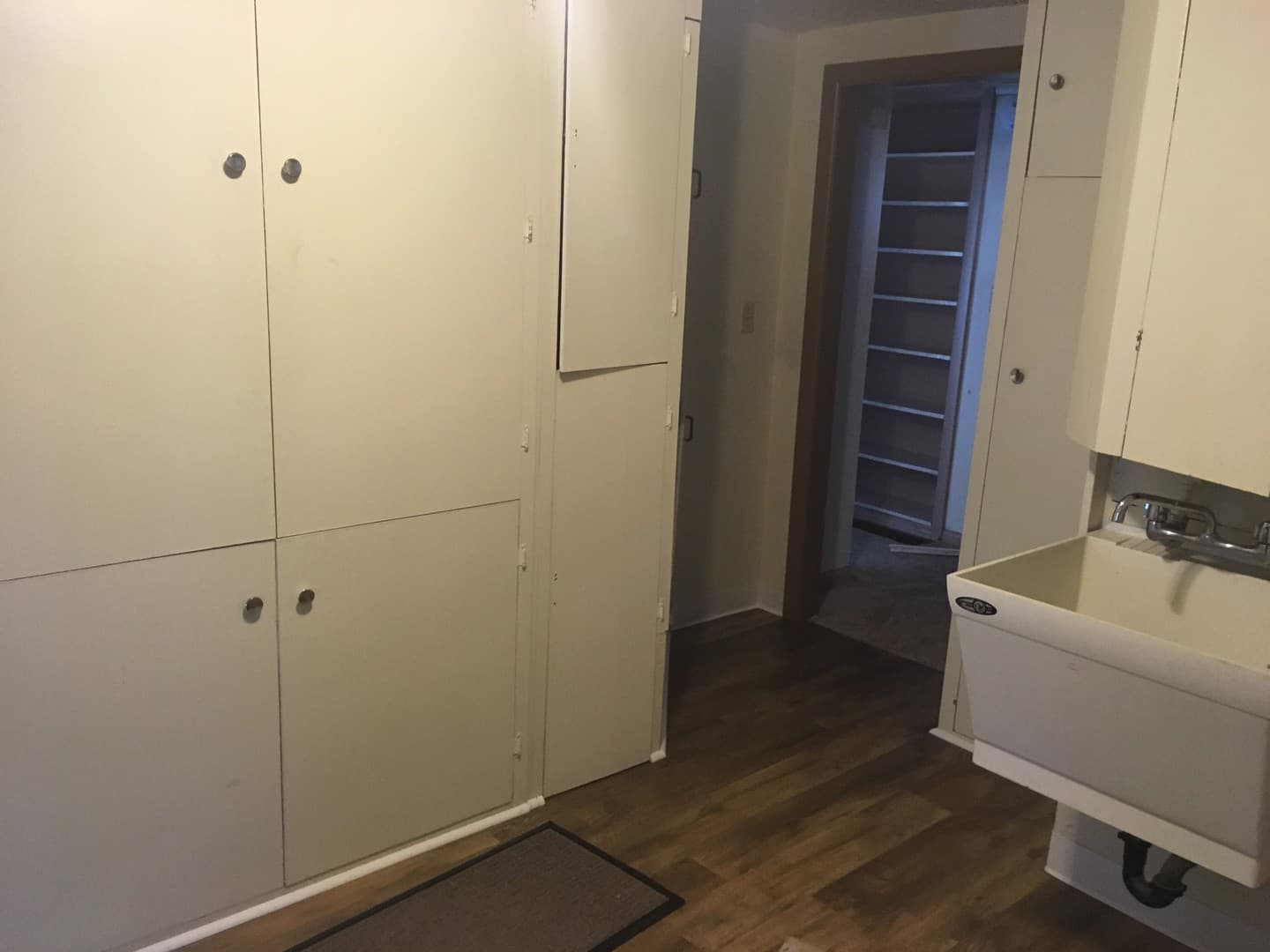 Portland House: 1037 NE 104th Ave
