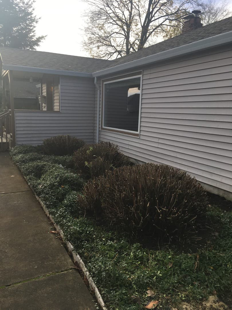 Portland House: 1037 NE 104th Ave