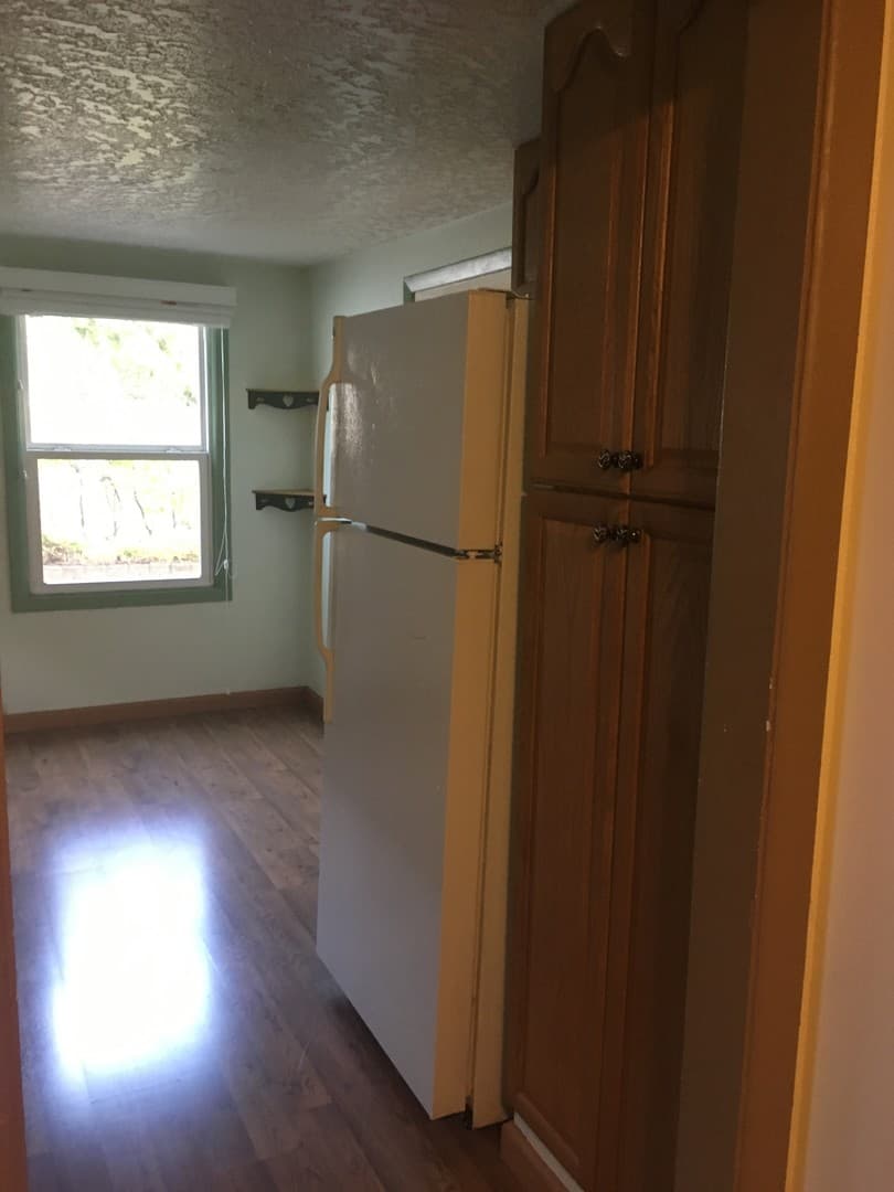 Portland House: 1037 NE 104th Ave