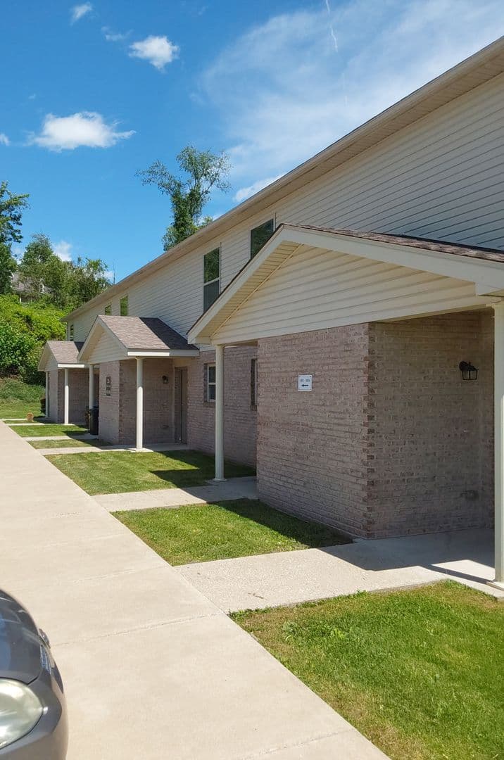 Wheeling Townhome: 225 Cerise Lane; Apt 905