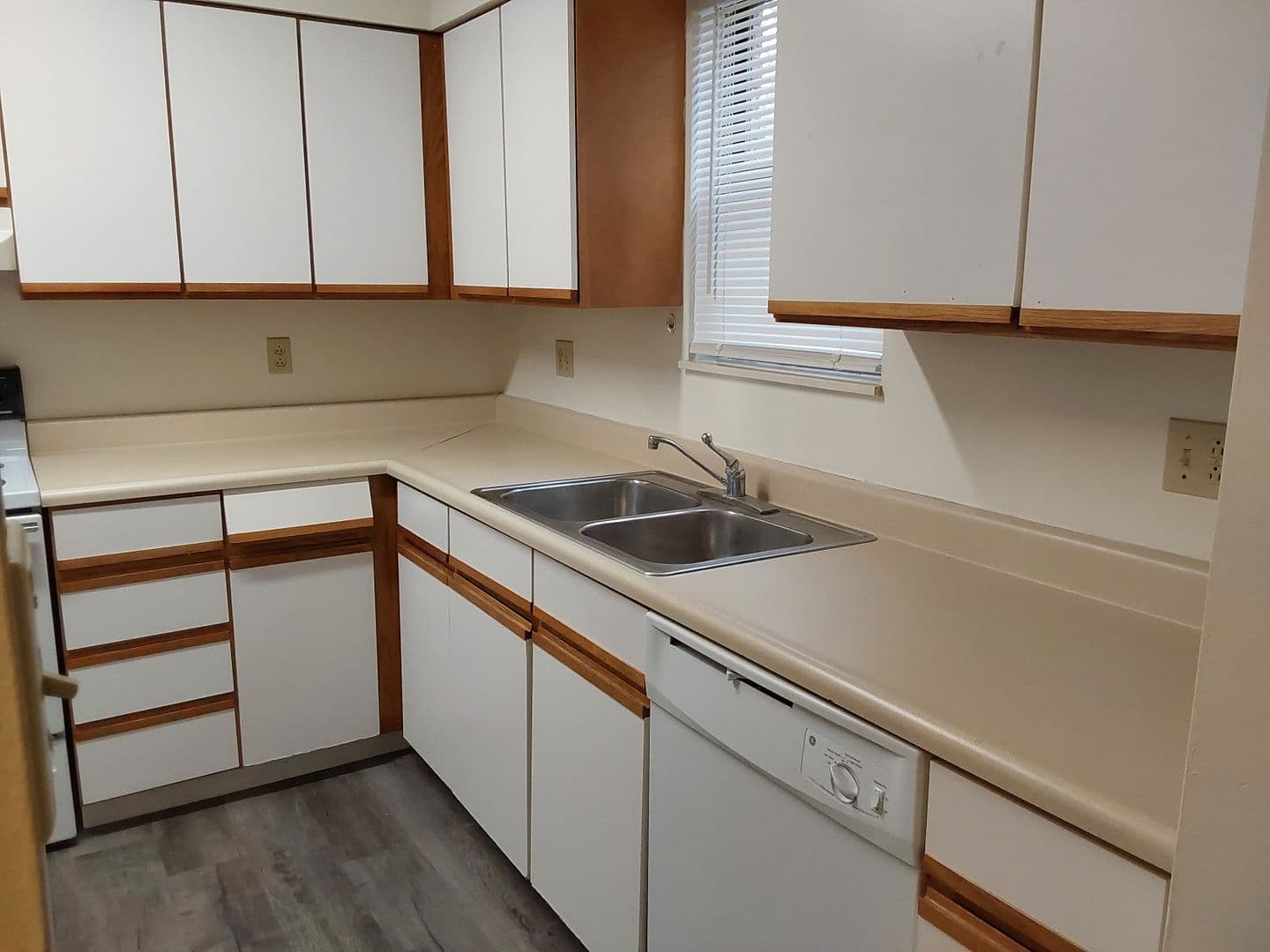 Wheeling Apartment: 1004 Stacey Drive