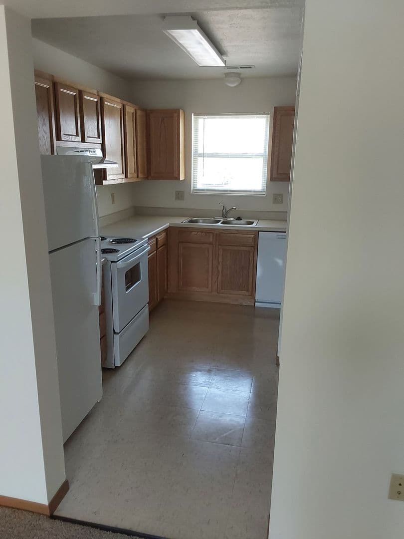 Wheeling Townhome: 225 Cerise Lane; Apt 905