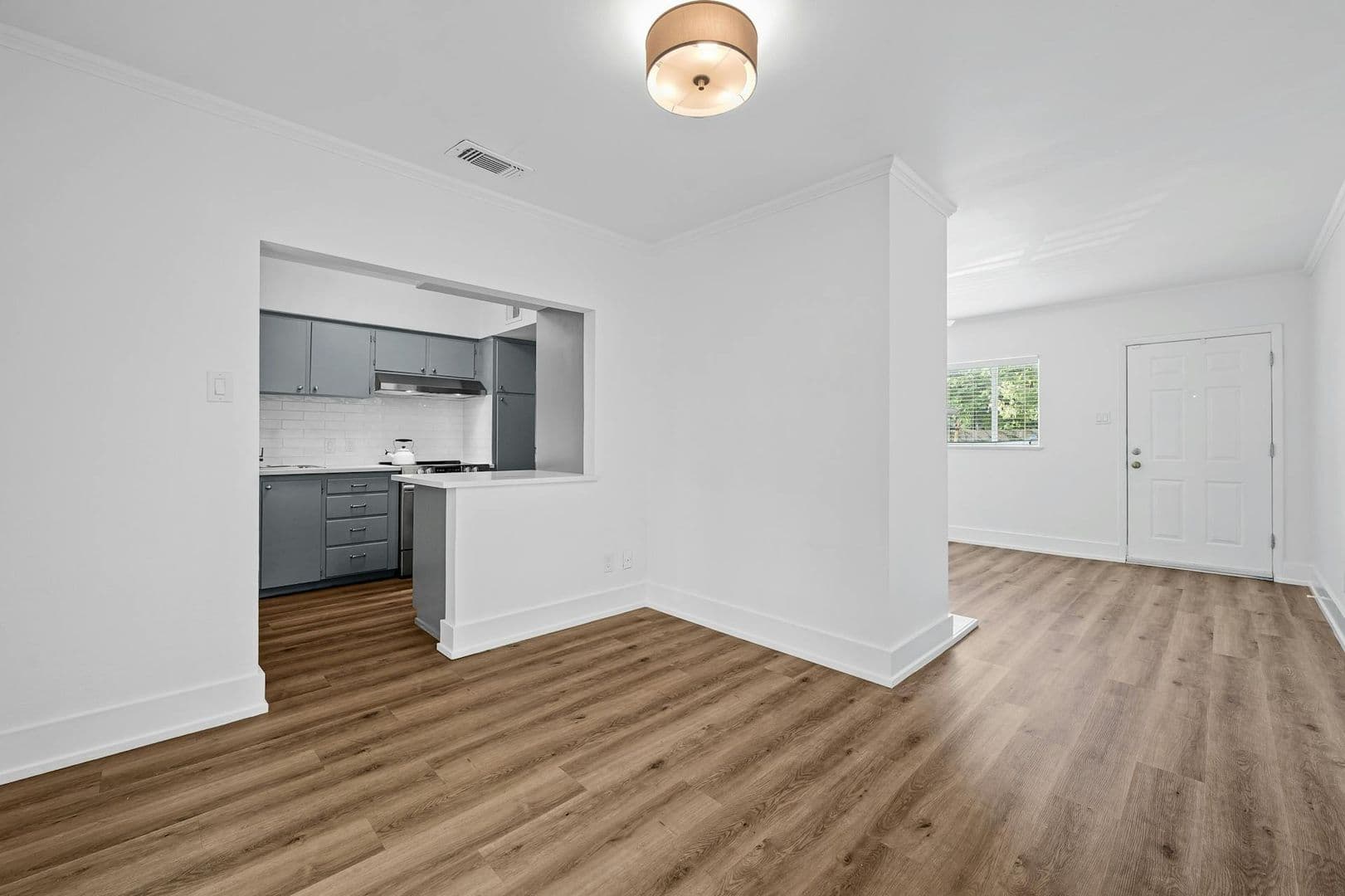 Austin Apartment: 2401 Winsted Ln