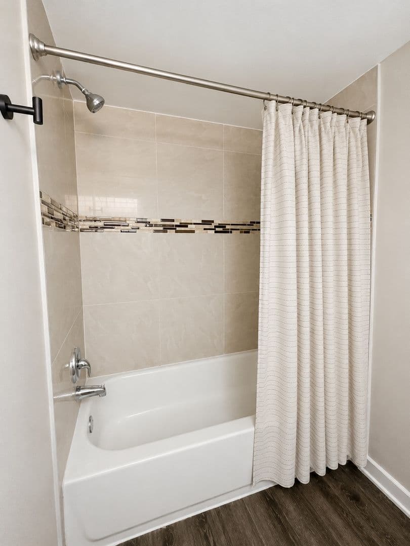 Austin Apartment: 3304 Red River