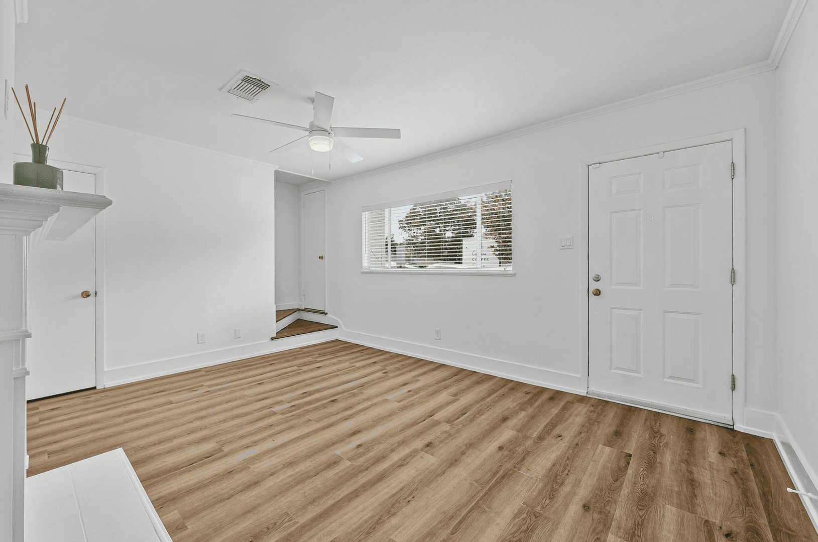 Austin Apartment: 2401 Winsted Ln
