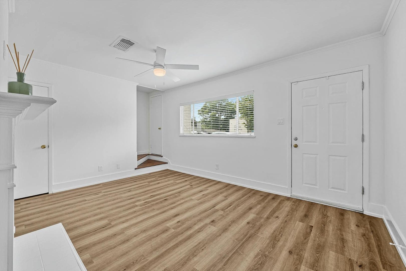 Austin Apartment: 2401 Winsted Ln