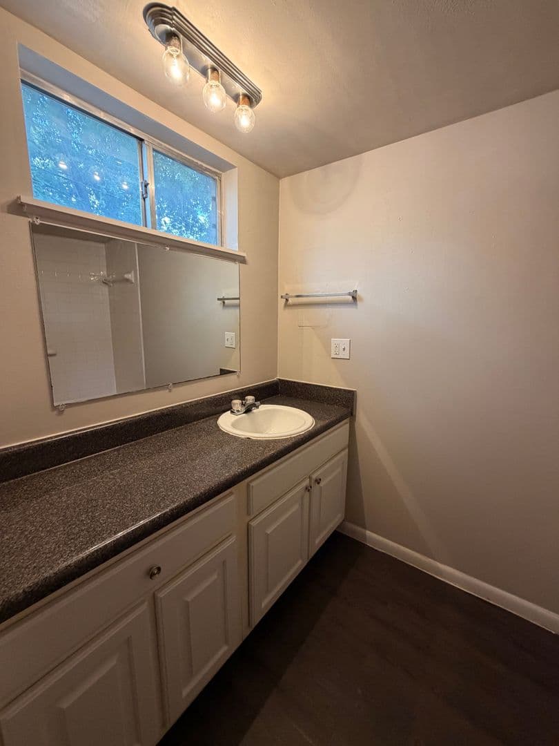 Austin Apartment: 3304 Red River