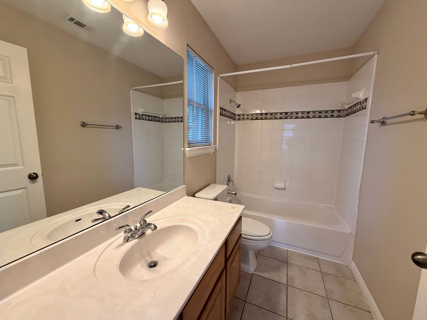 Austin House: 1506-A North Street