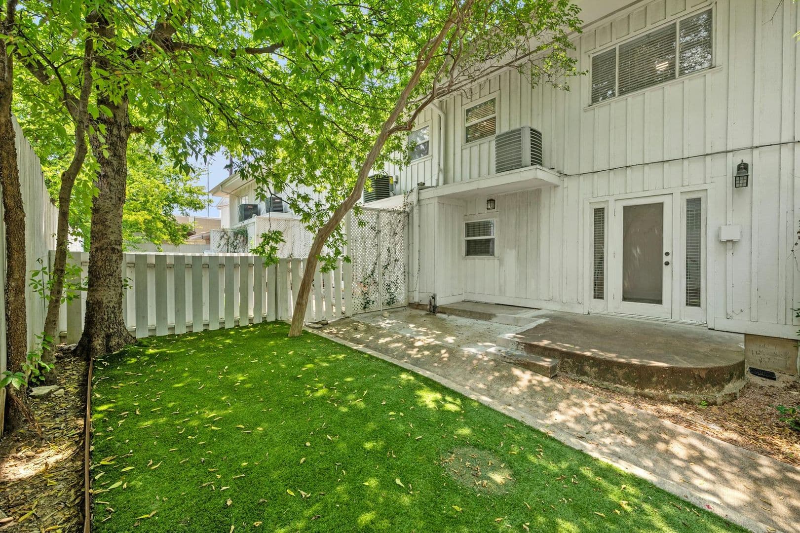 Austin Apartment: 2401 Winsted Ln