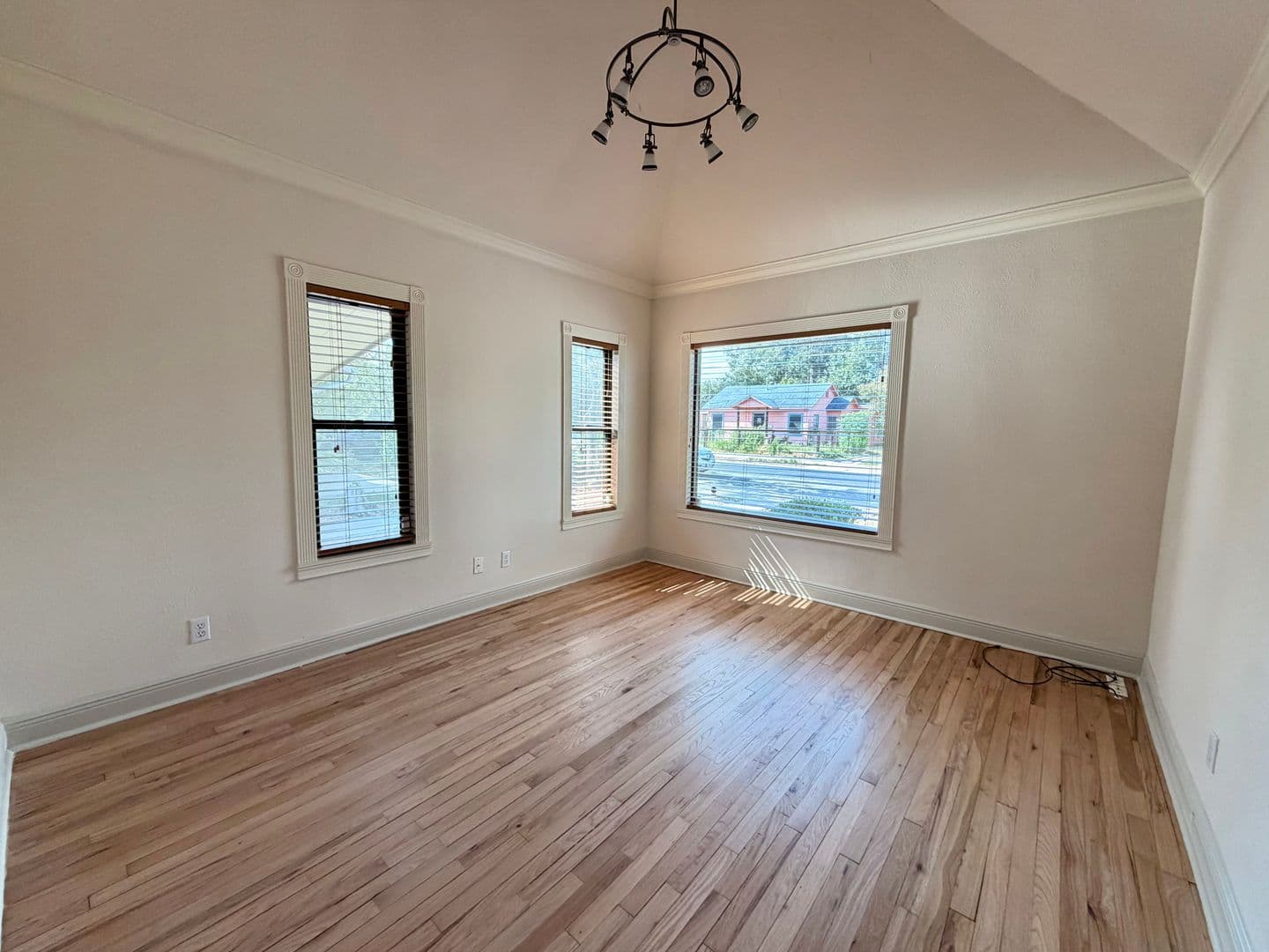 Austin House: 1410 W 51st St