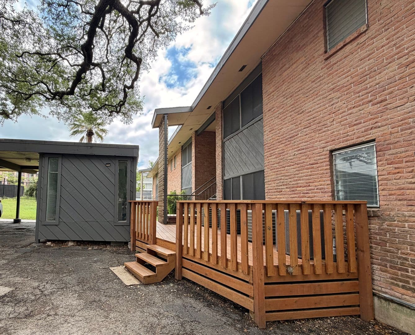 Austin Apartment: 3304 Red River