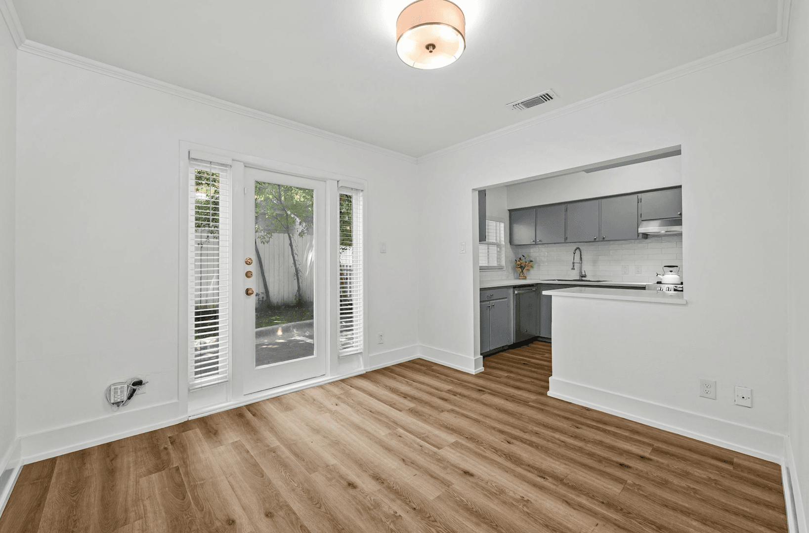 Austin Apartment: 2401 Winsted Ln