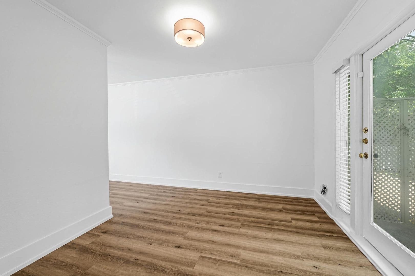 Austin Apartment: 2401 Winsted Ln