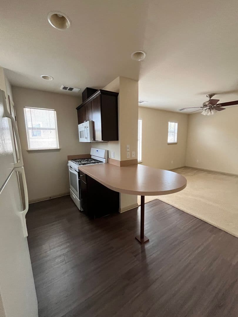 Austin House: 5413-B Roosevelt Avenue