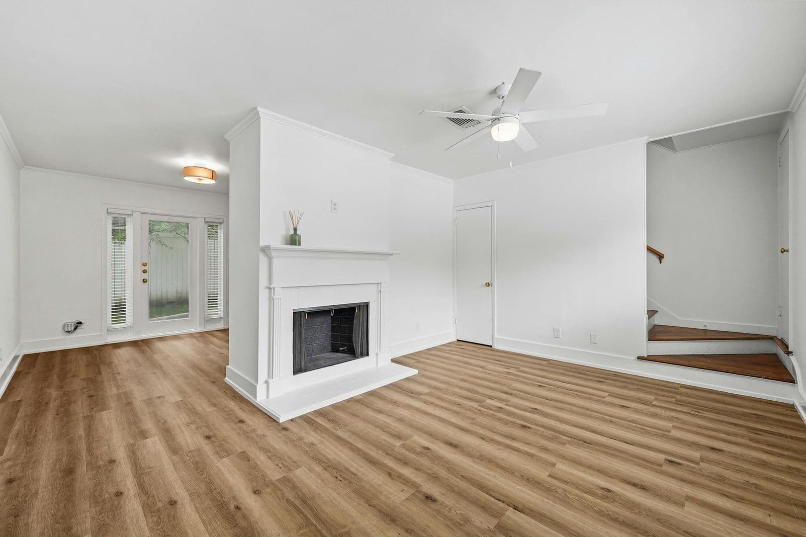 Austin Apartment: 2401 Winsted Ln