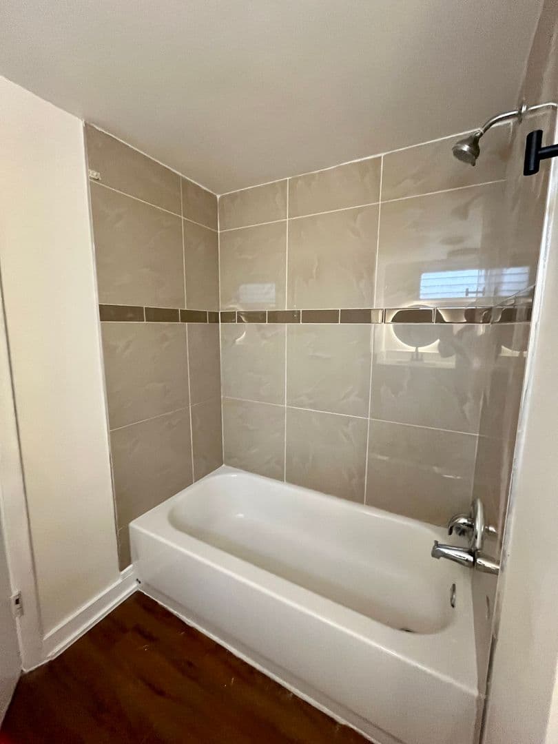 Austin Apartment: 3304 Red River