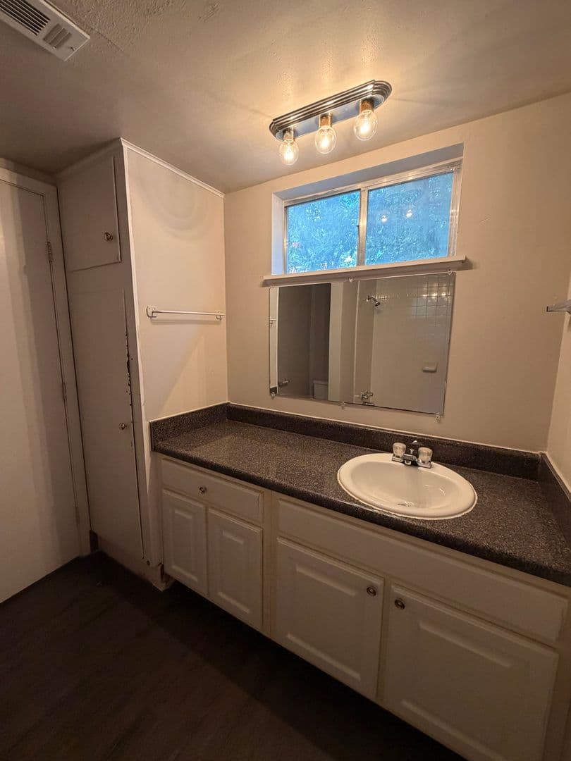 Austin Apartment: 3304 Red River