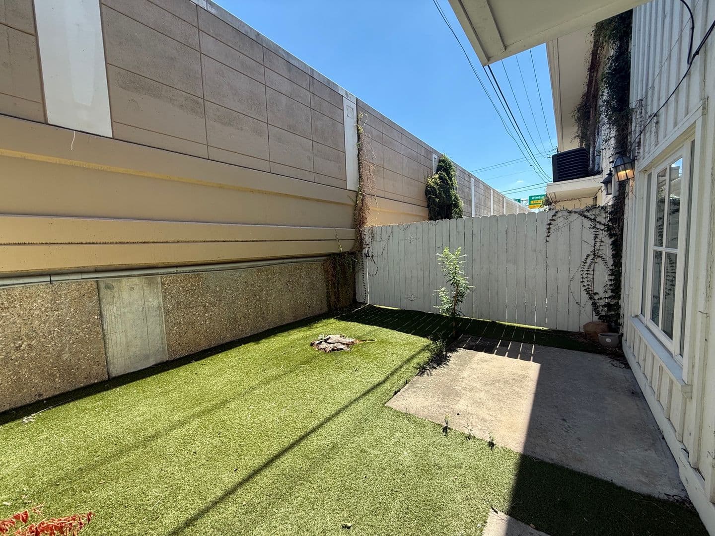 Austin Apartment: 2401 Winsted Ln