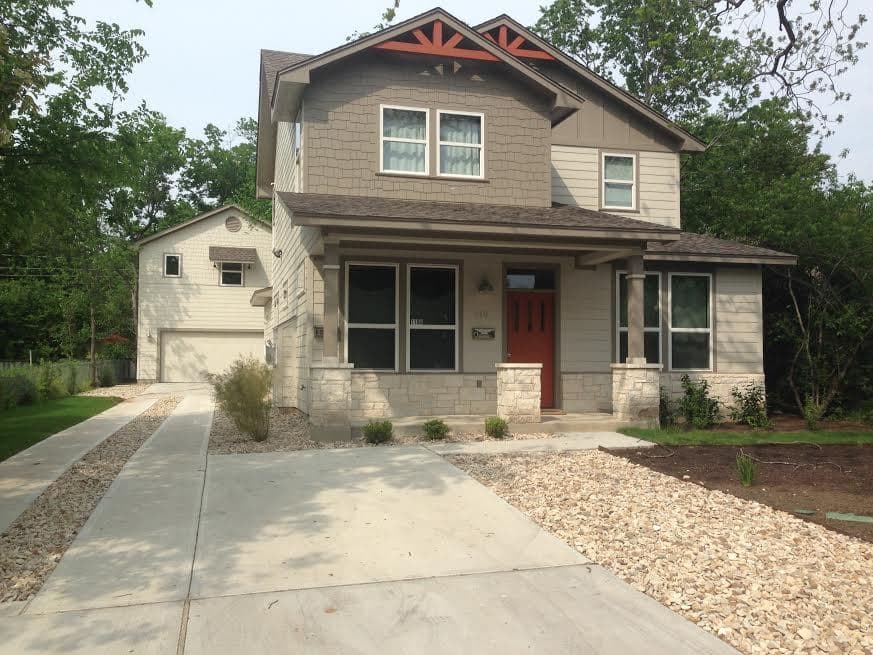 Austin House: 110- A Nelray