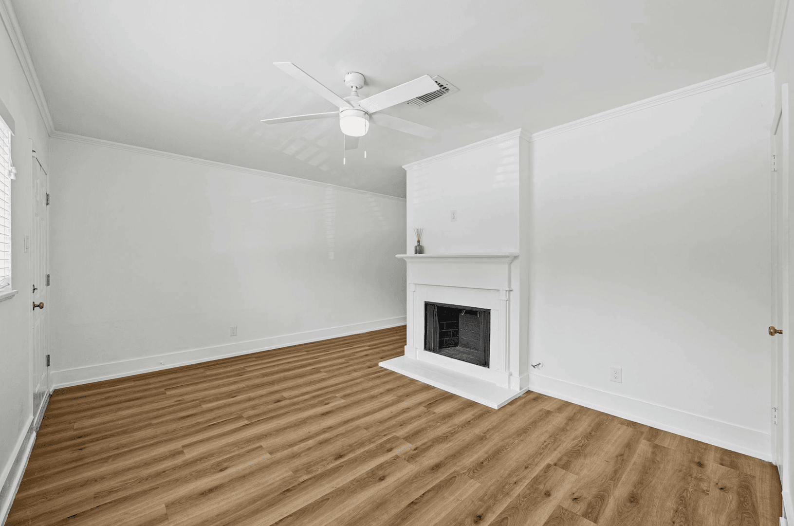 Austin Apartment: 2401 Winsted Ln