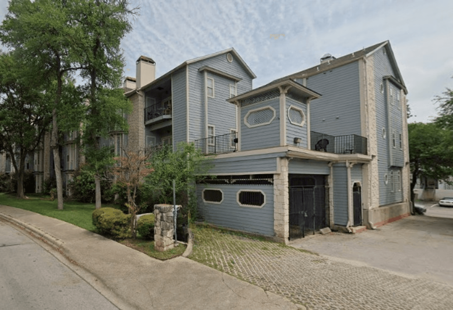 Austin Apartment: 3111 Tom Green