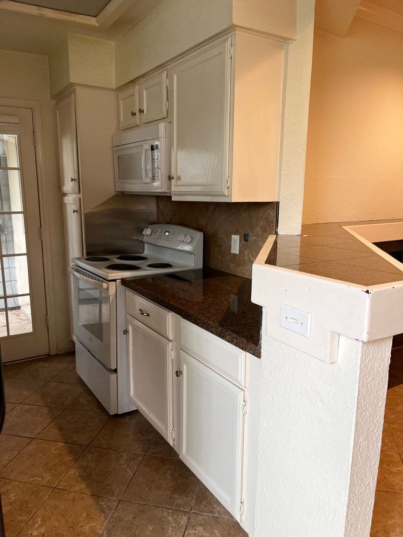 Austin Apartment: 3111 Tom Green