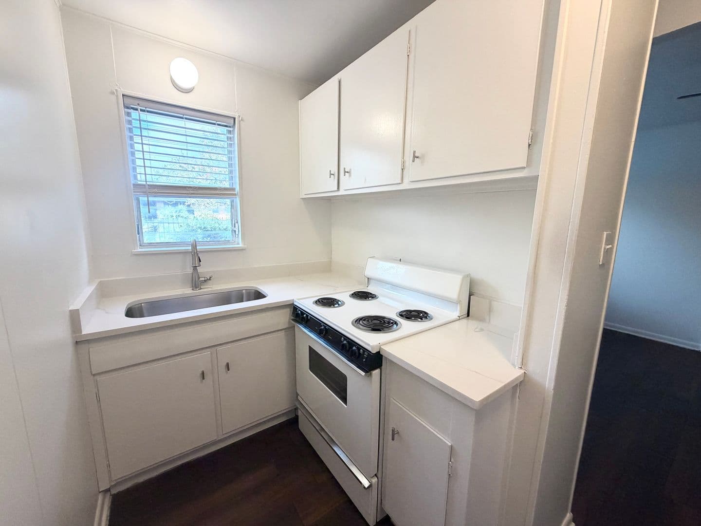 Austin Apartment: 3304 Red River
