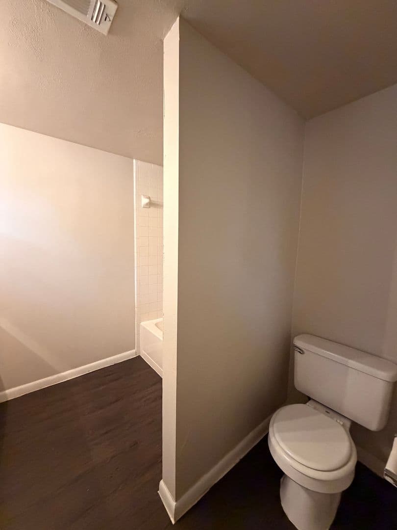 Austin Apartment: 3304 Red River