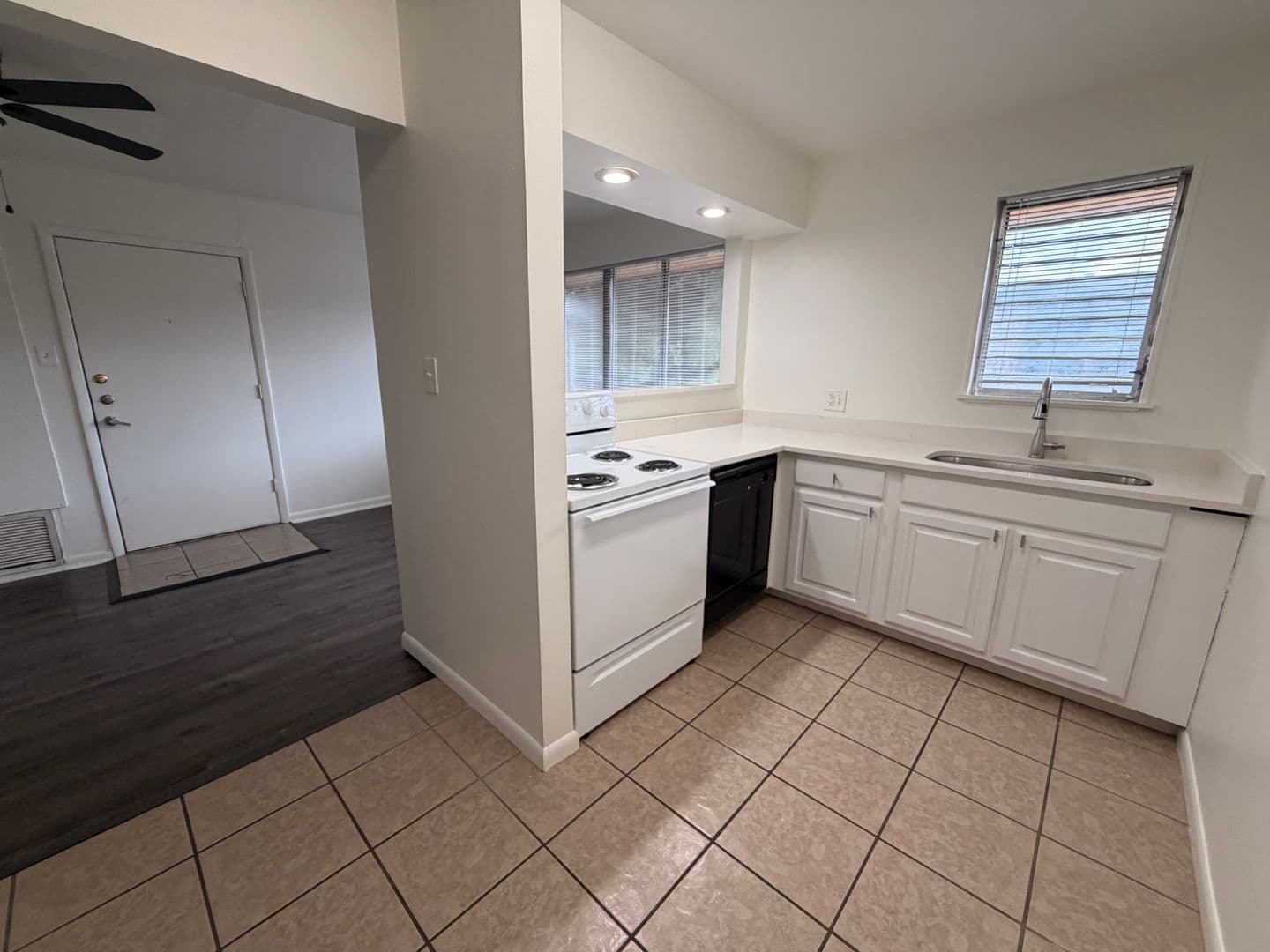 Austin Apartment: 3304 Red River