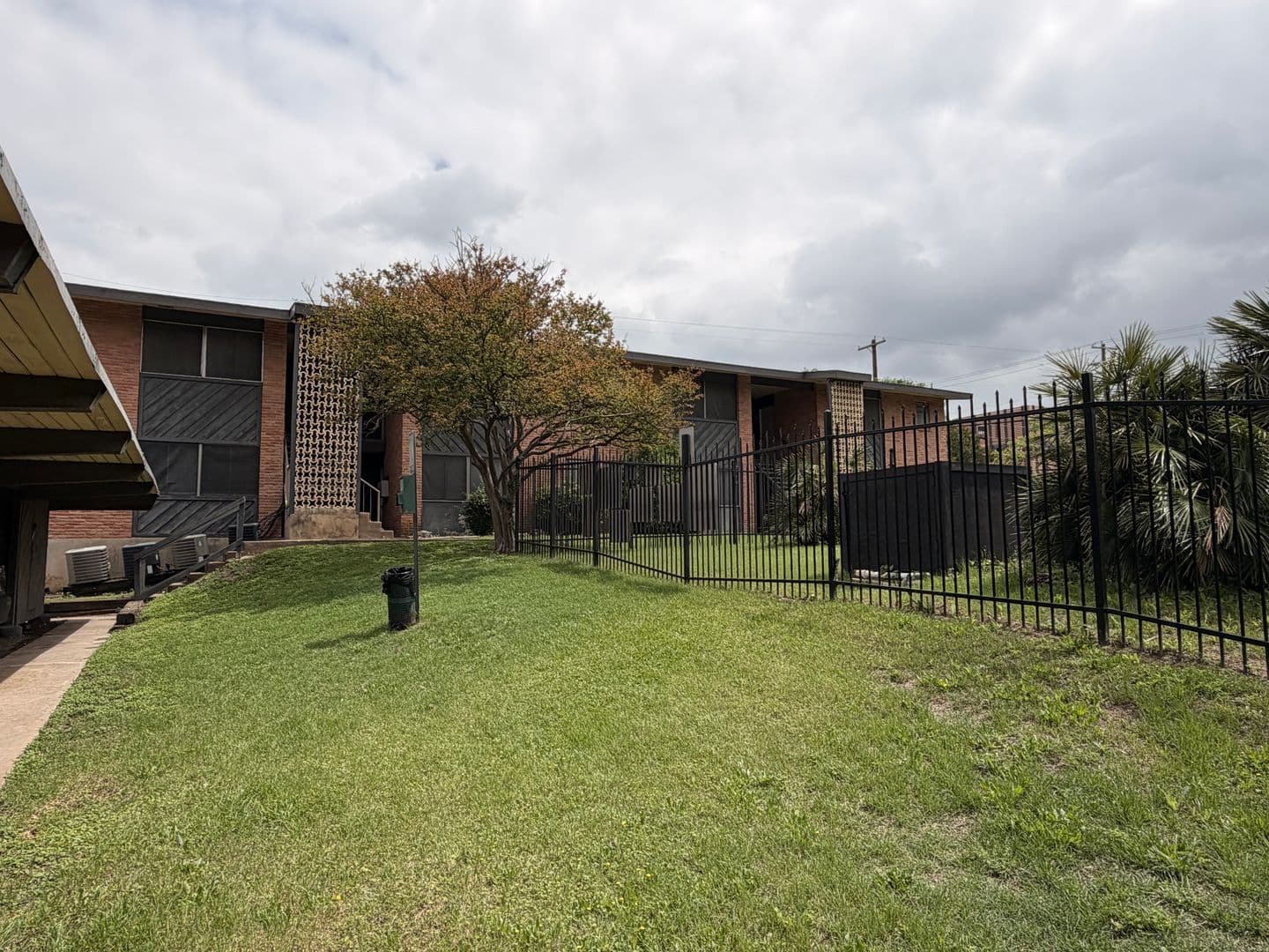 Austin Apartment: 3304 Red River
