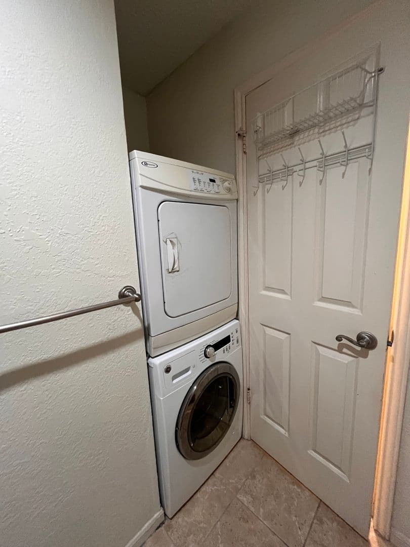 Austin Apartment: 3111 Tom Green