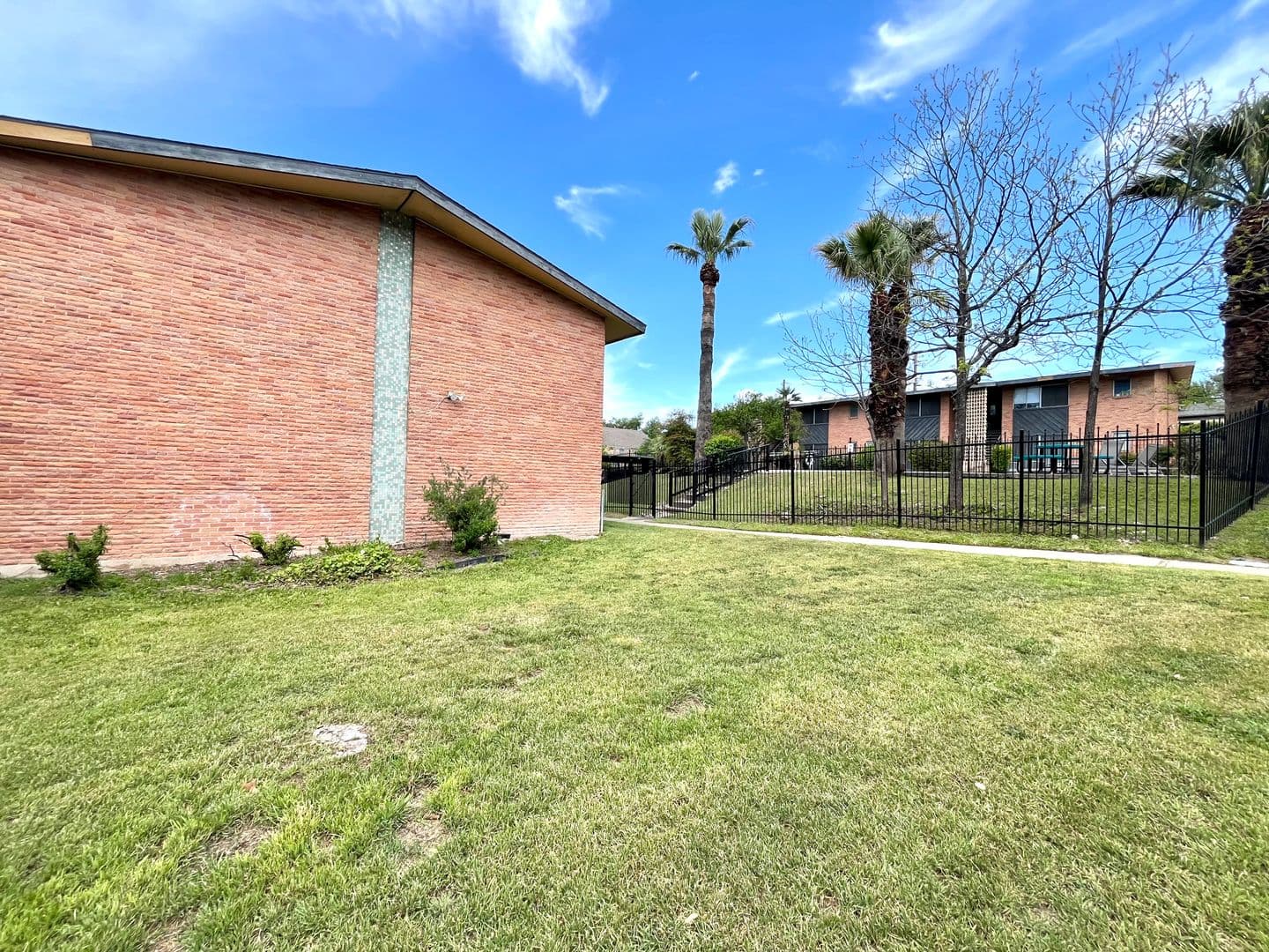 Austin Apartment: 3304 Red River