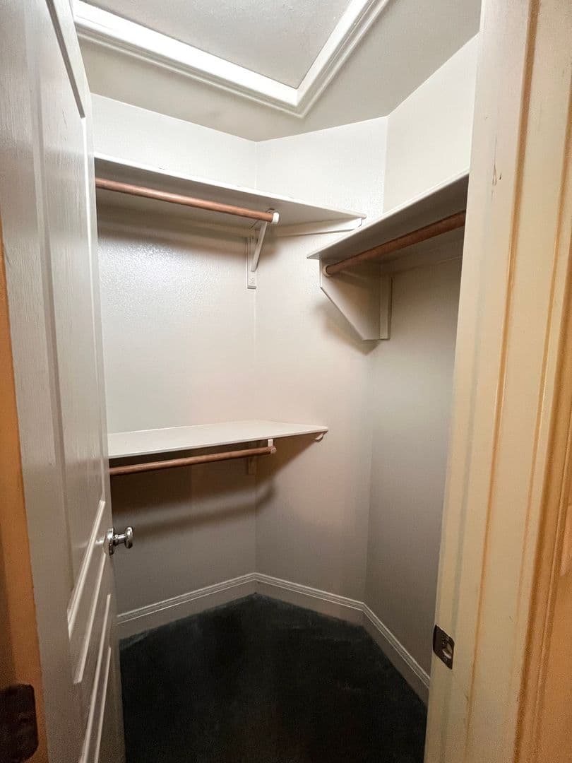 Austin House: 110-B Nelray