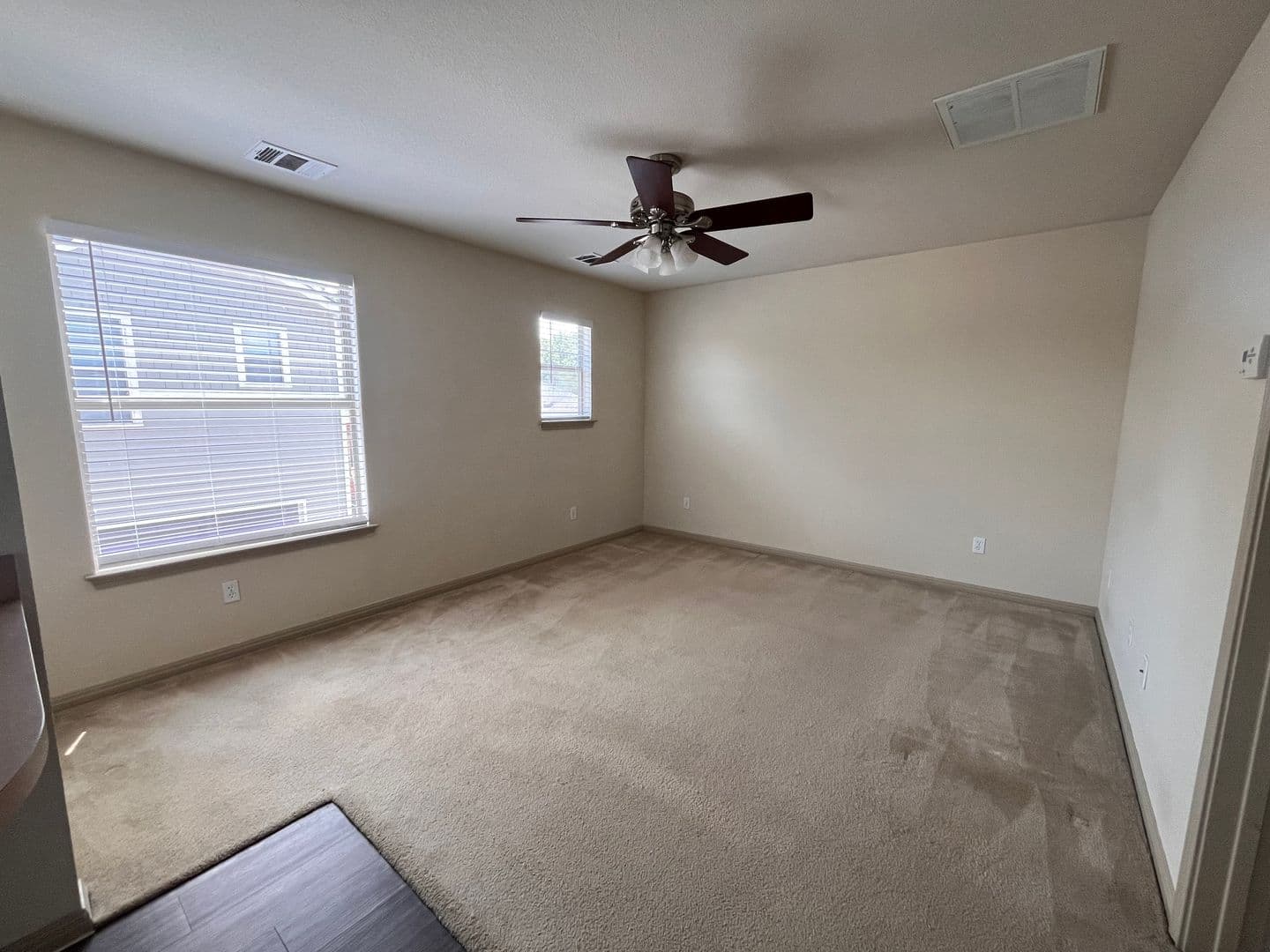Austin House: 5413-B Roosevelt Avenue