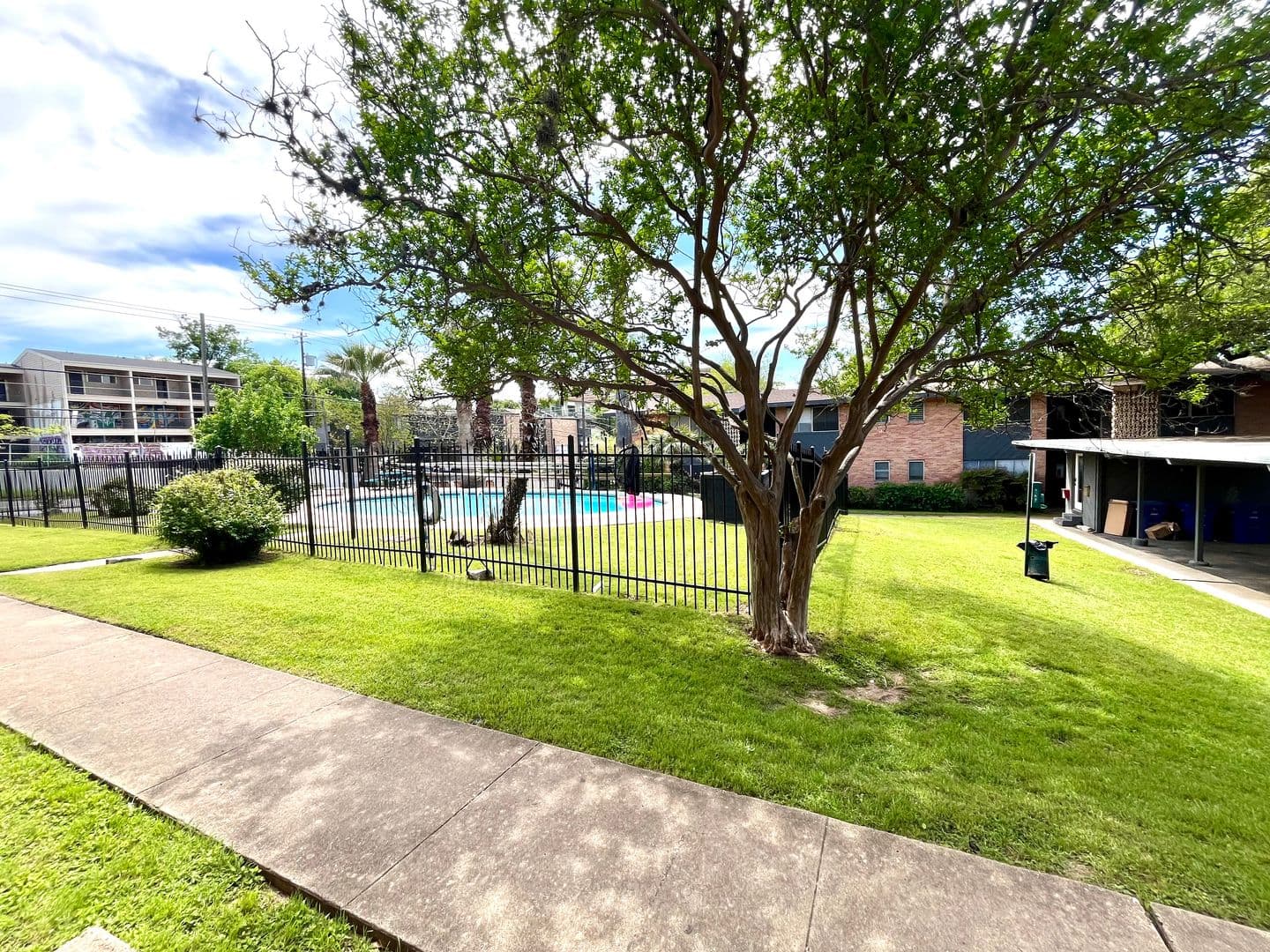 Austin Apartment: 3304 Red River