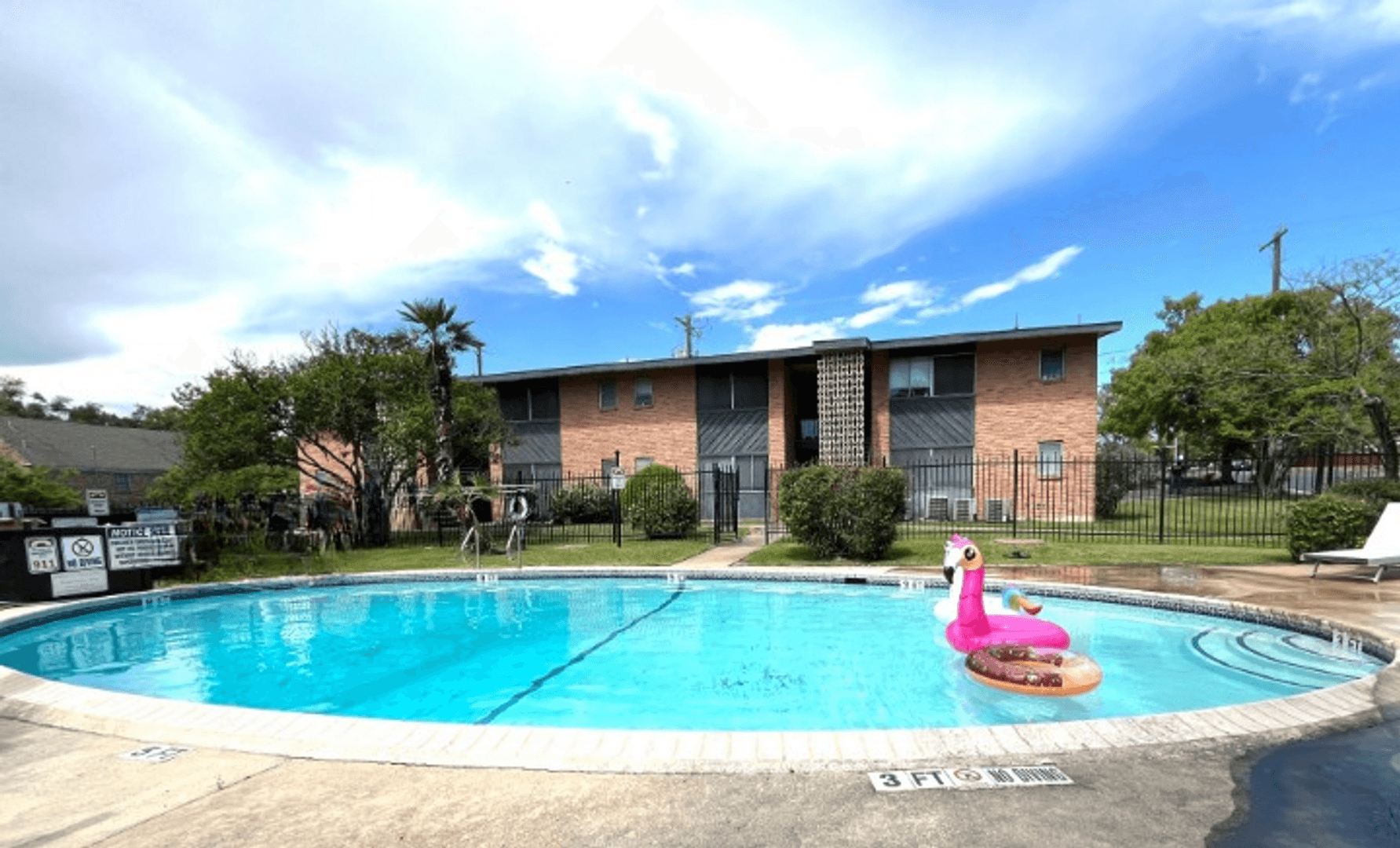Austin Apartment: 3304 Red River