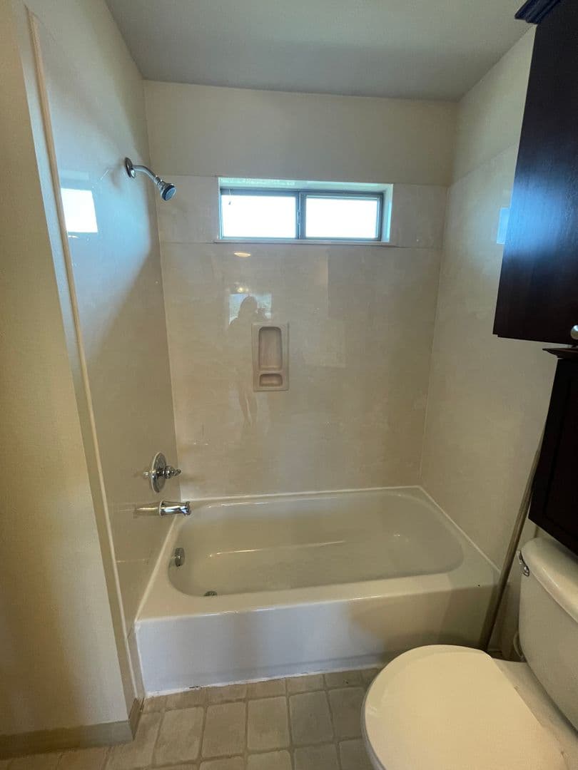 Austin House: 5414-B Grover Avenue