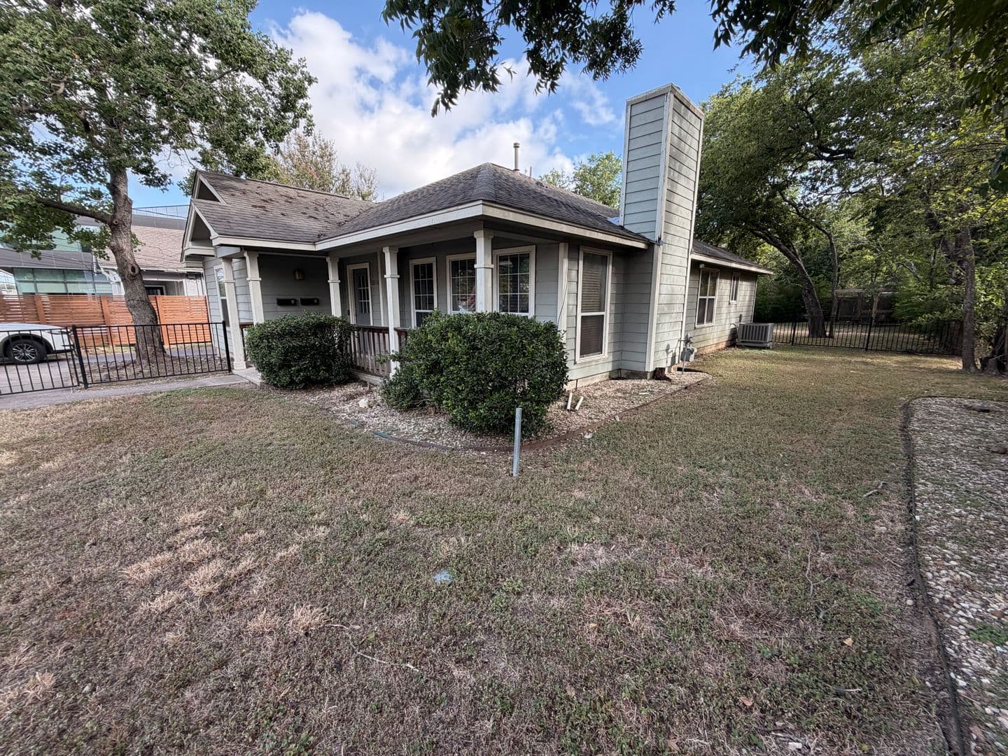 Austin House: 1506-A North Street