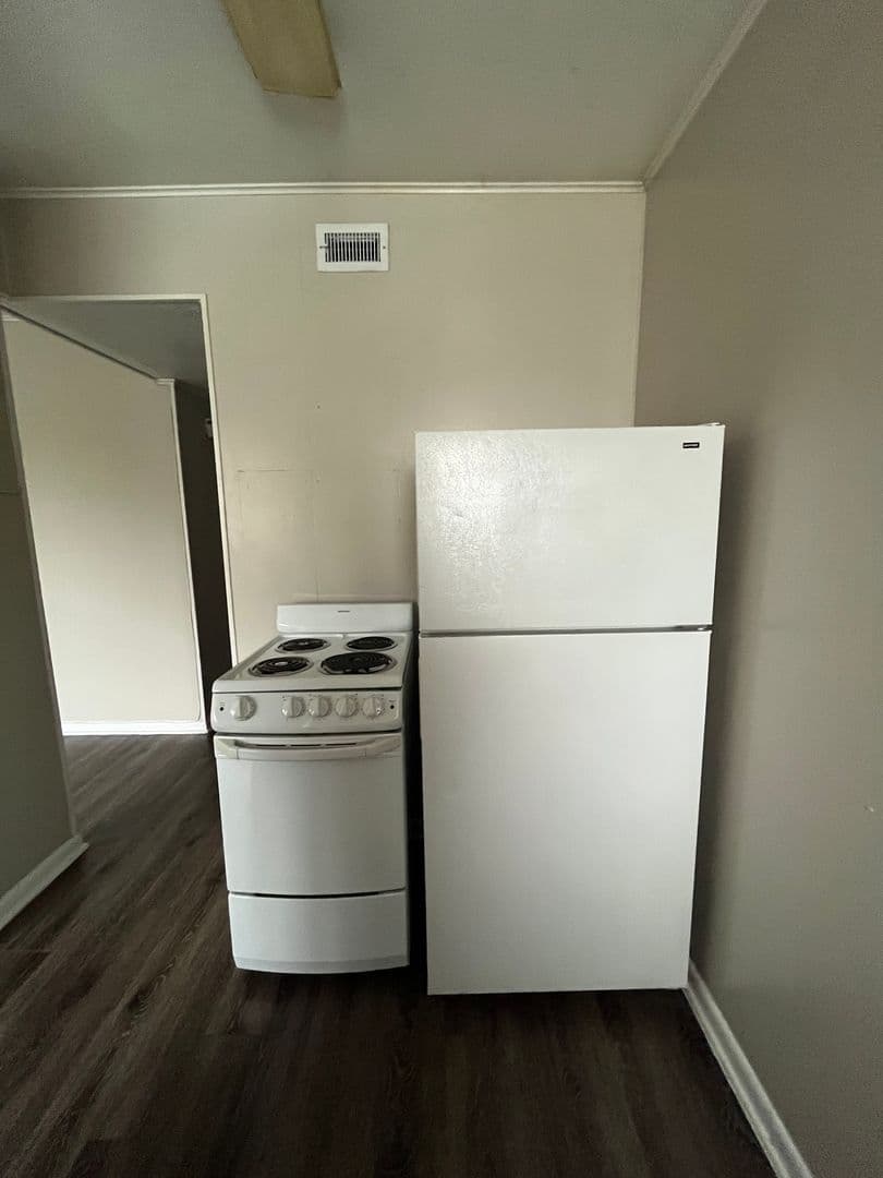 Austin Apartment: 3304 Red River