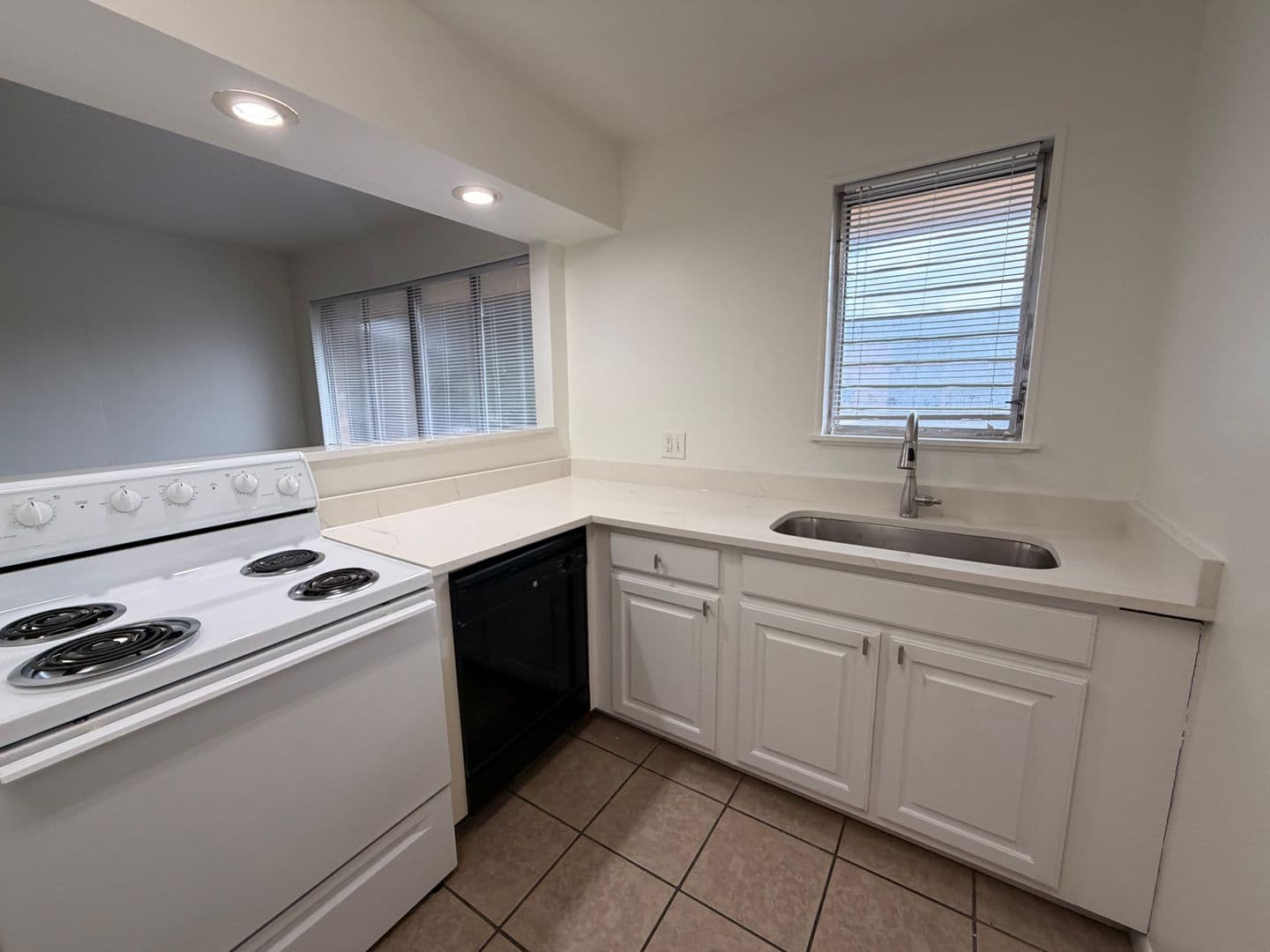 Austin Apartment: 3304 Red River